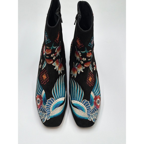 Johnny Was Embroidered Ankle Boots Womens Bird Floral Western Style Heel Size 40 - Picture 2 of 10